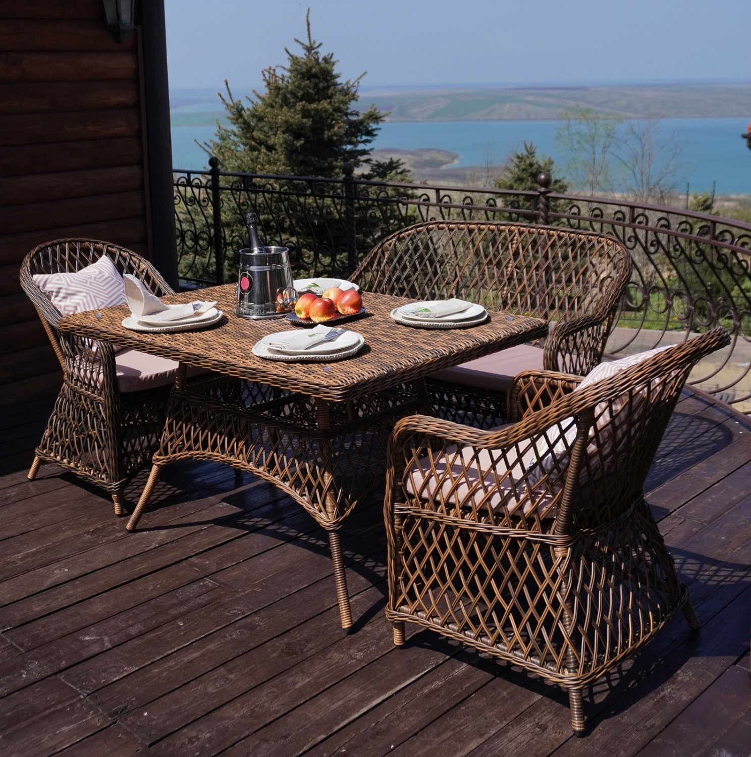 Композиция Уэльс/Милан с обеденным столом 130 см (плетение ромб)