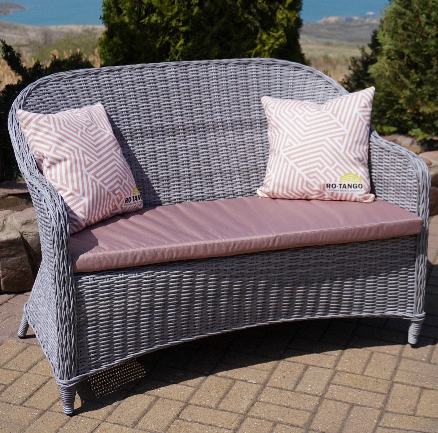 Композиция Уэльс/Милан с обеденным столом 130 см (сплошное плетение)