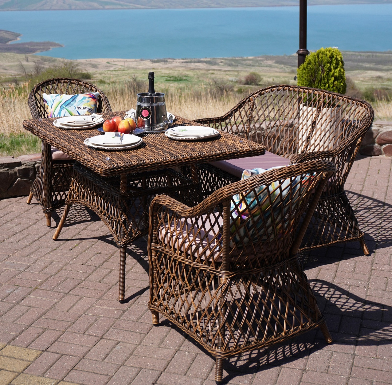 Композиция Уэльс/Милан с обеденным столом 130 см (плетение ромб)